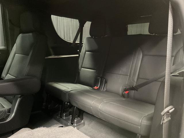 Used 2022 Chevrolet Suburban Z71 w/ Luxury Package AWD/4WD image 9