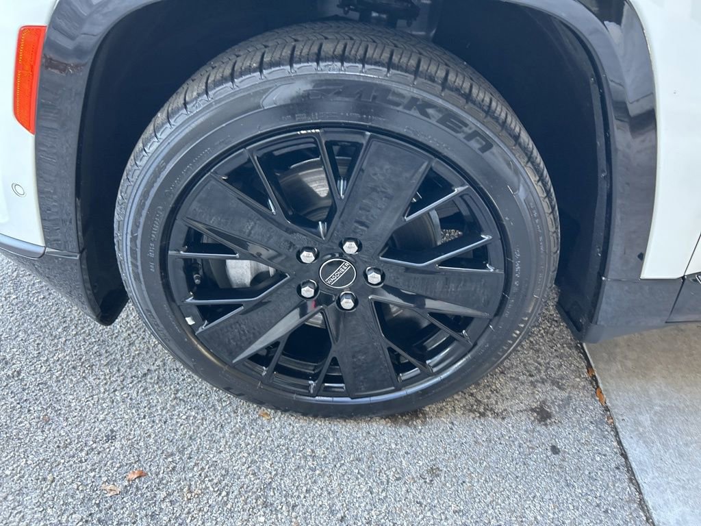 Used 2024 Jeep Wagoneer Launch Edition image 16