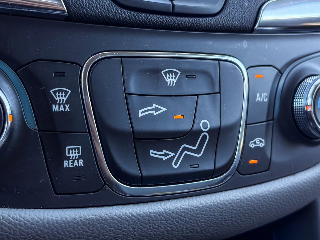 Used 2022 Chevrolet Equinox LS w/ LS Convenience Package image 28