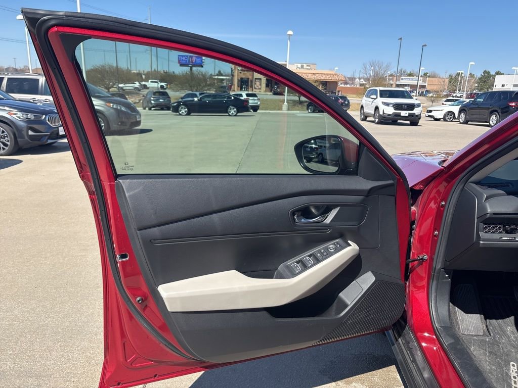 Used 2023 Honda Accord LX image 9