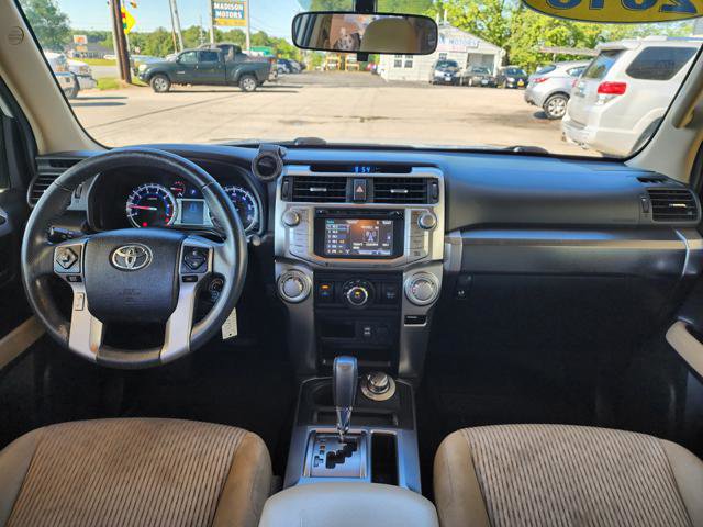 Used 2016 Toyota 4Runner SR5 AWD/4WD image 19