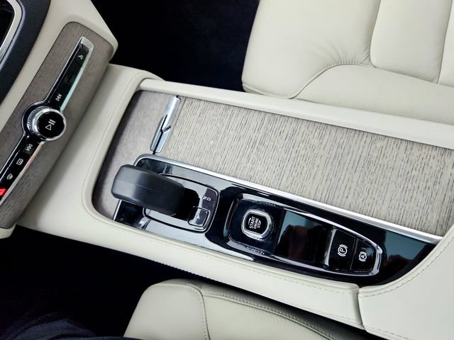 Certified 2024 Volvo XC90 B6 Plus w/ Protection Package Premier AWD/4WD image 26