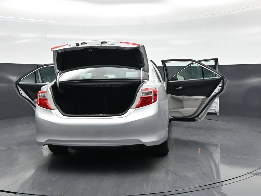 Used 2014 Toyota Camry LE FWD image 26