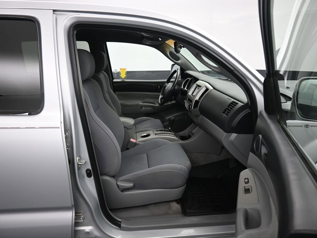 Used 2005 Toyota Tacoma PreRunner image 39