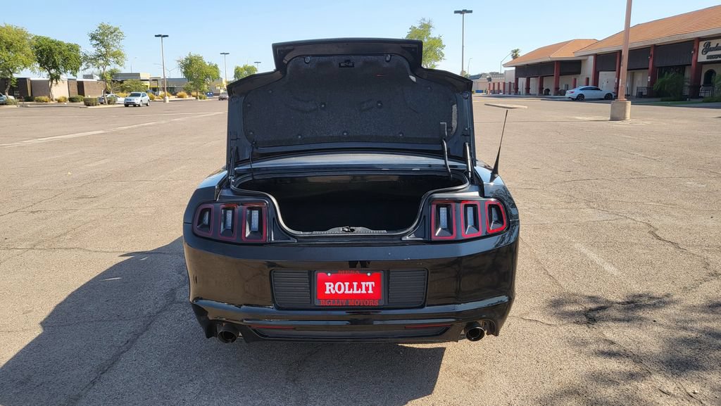 Used 2014 Ford Mustang Convertible RWD image 13