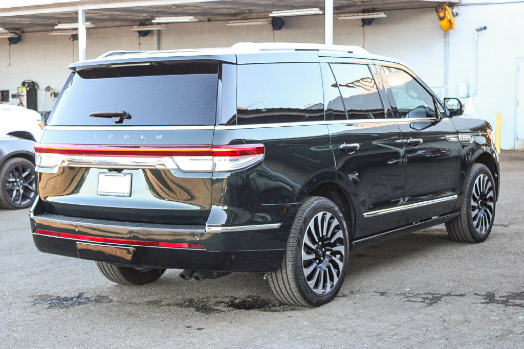 Used 2024 Lincoln Navigator Black Label AWD/4WD image 8