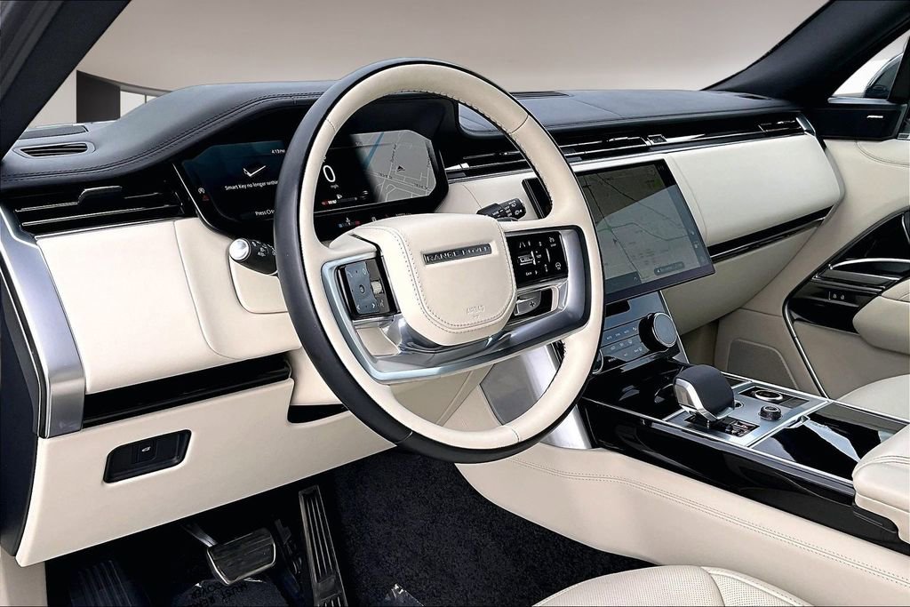 Certified 2023 Land Rover Range Rover SE image 15