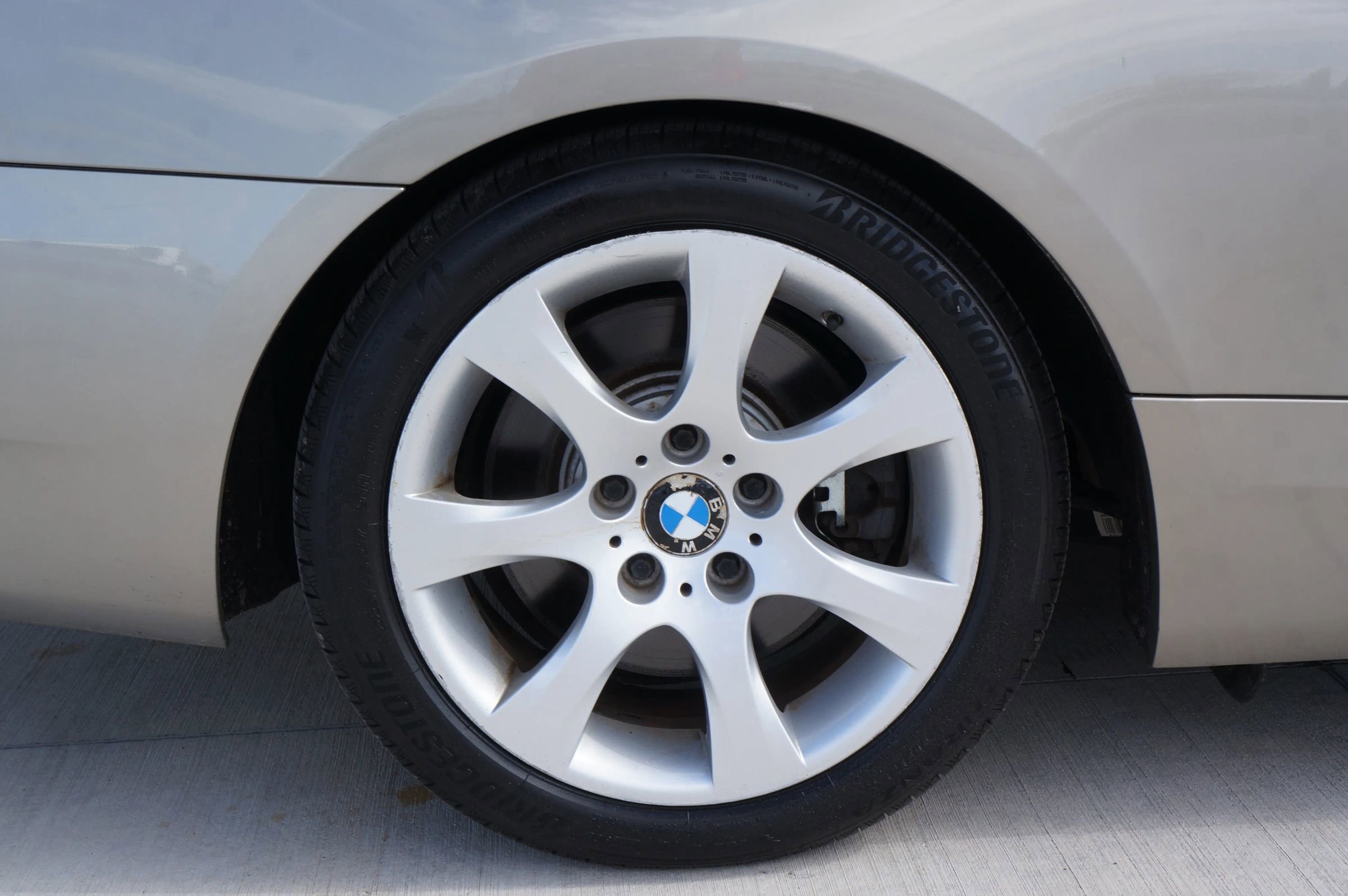 Used 2010 BMW 335i Convertible image 21