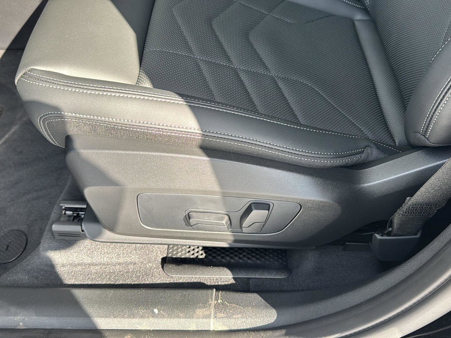 New 2026 BMW X1 xDrive28i w/ Technology Package image 27