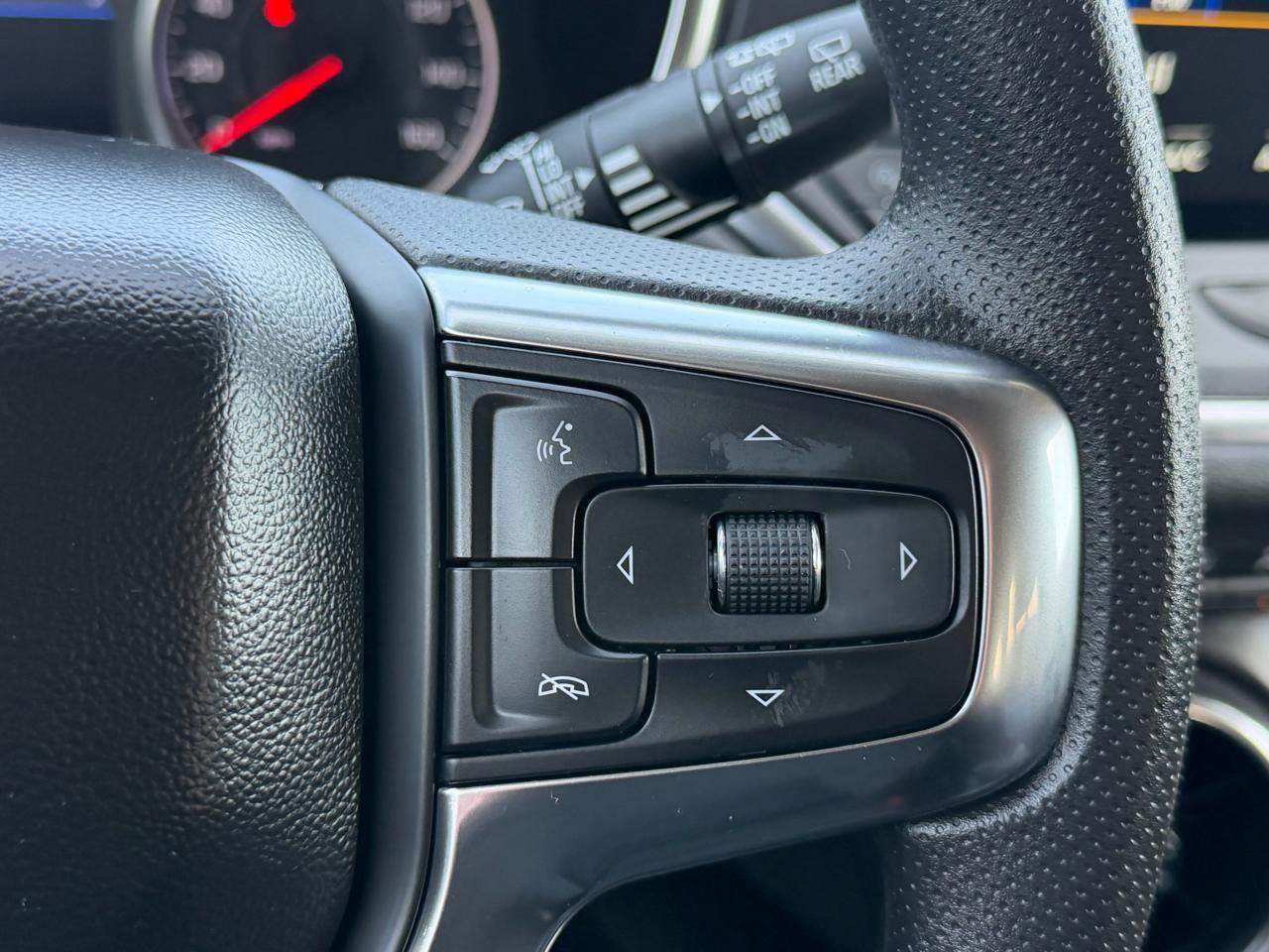 Used 2025 Chevrolet Blazer LT FWD image 15