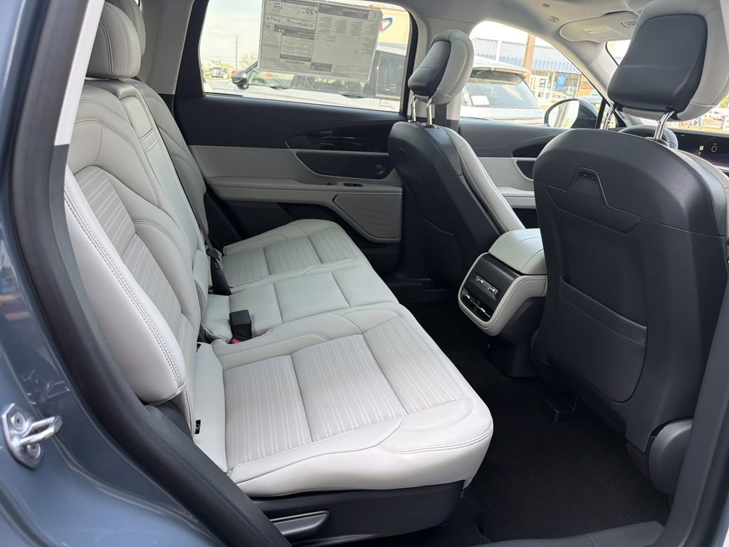 New 2026 Lincoln Nautilus Reserve image 8