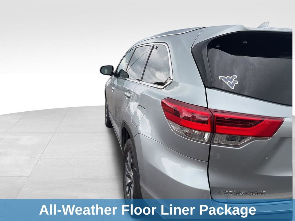 Used 2017 Toyota Highlander XLE AWD/4WD image 9