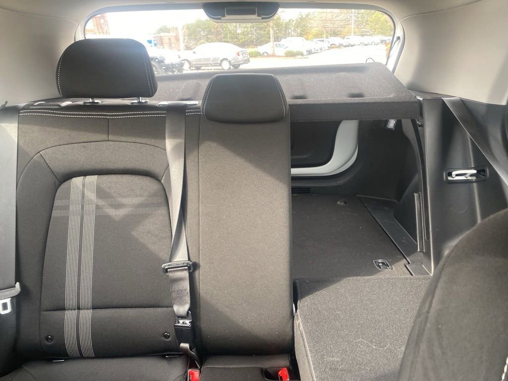 Used 2025 Hyundai Venue SEL image 26