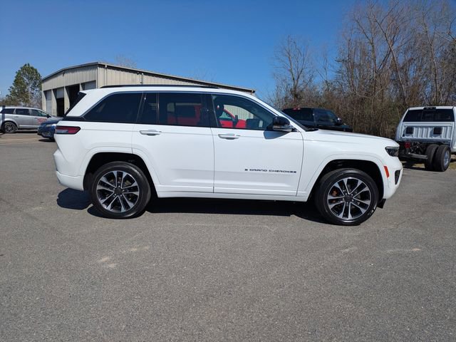 Used 2022 Jeep Grand Cherokee Overland w/ Luxury Tech Group IV image 3