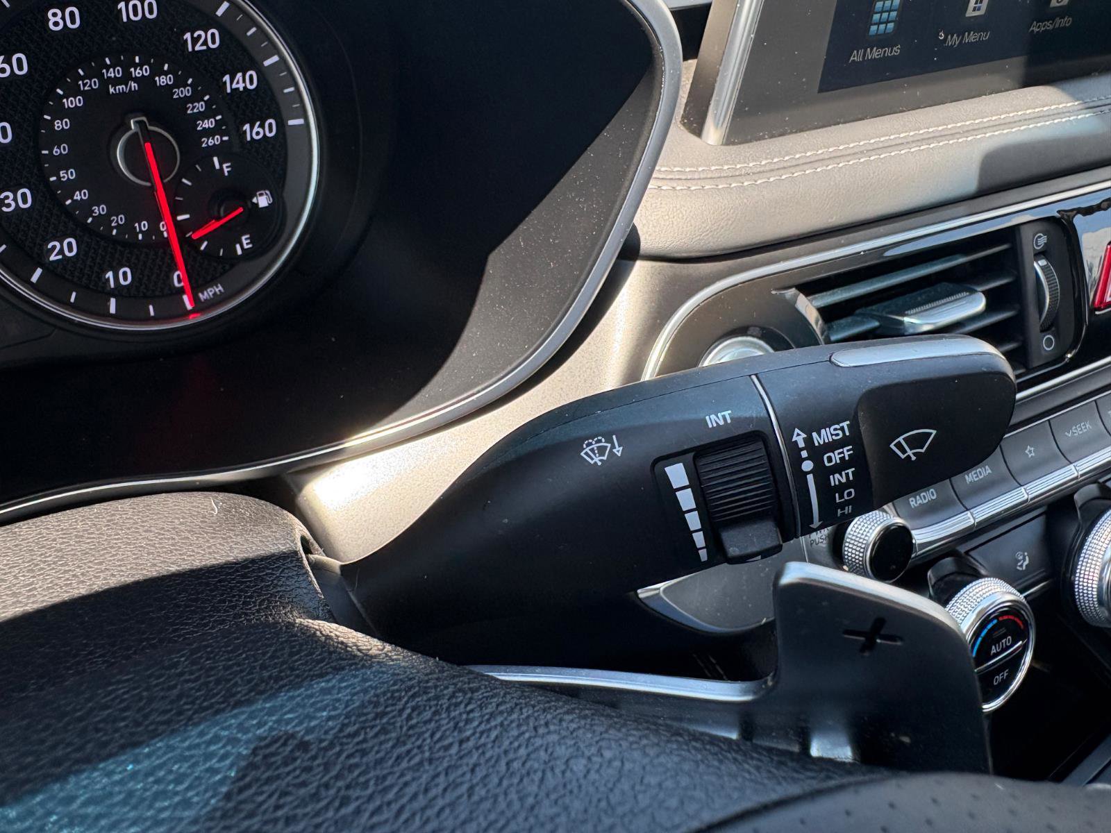 Used 2021 Genesis G70 2.0T image 37