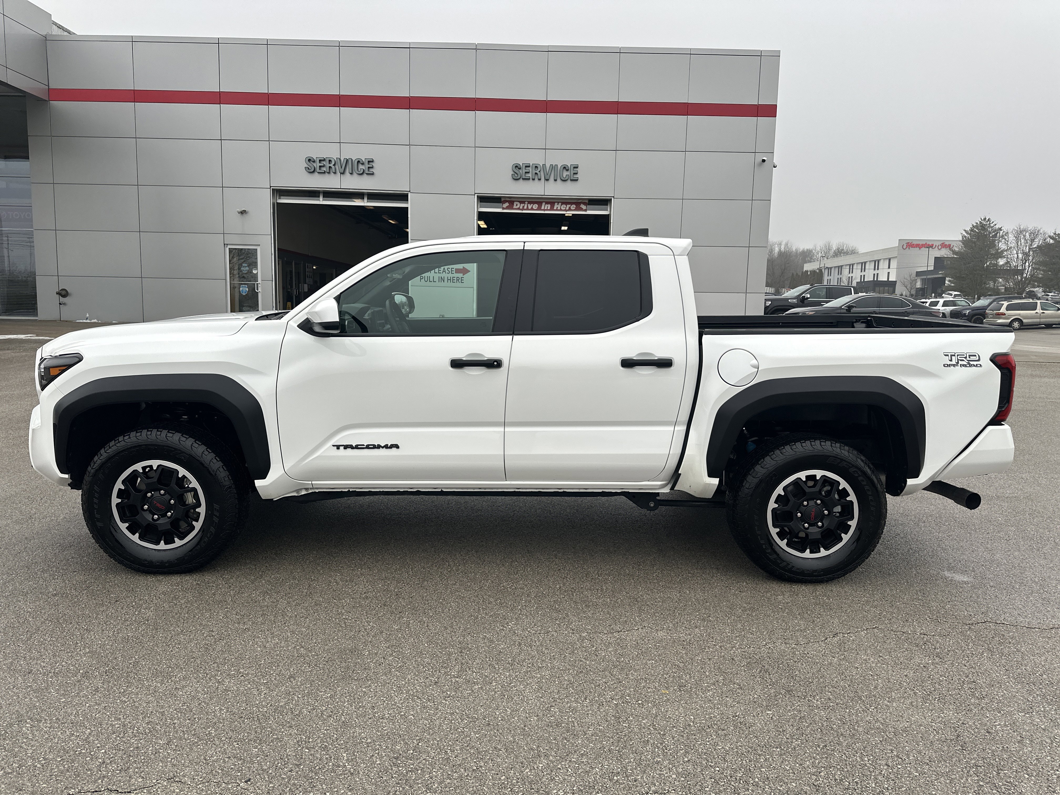 Certified 2025 Toyota Tacoma TRD Off-Road image 8