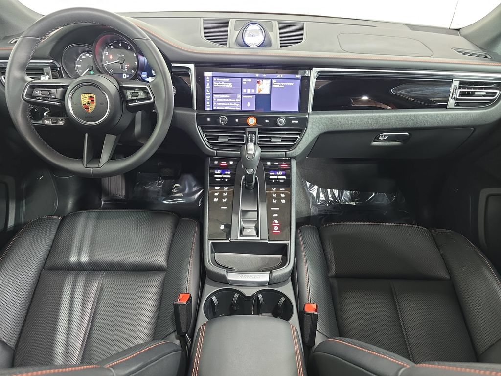 Certified 2025 Porsche Macan AWD/4WD image 13