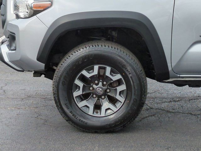 Certified 2019 Toyota Tacoma TRD Off-Road AWD/4WD image 8