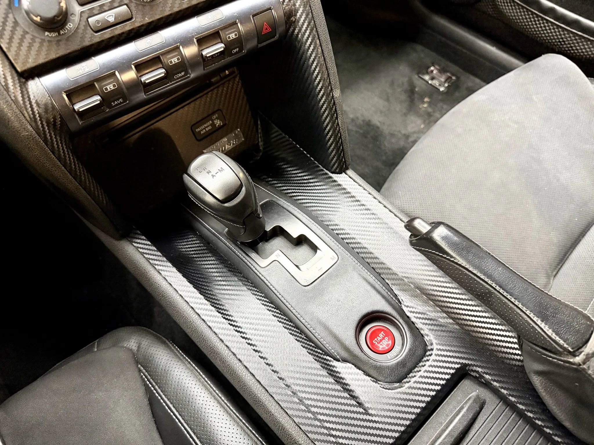 Used 2015 Nissan GT-R Premium image 16