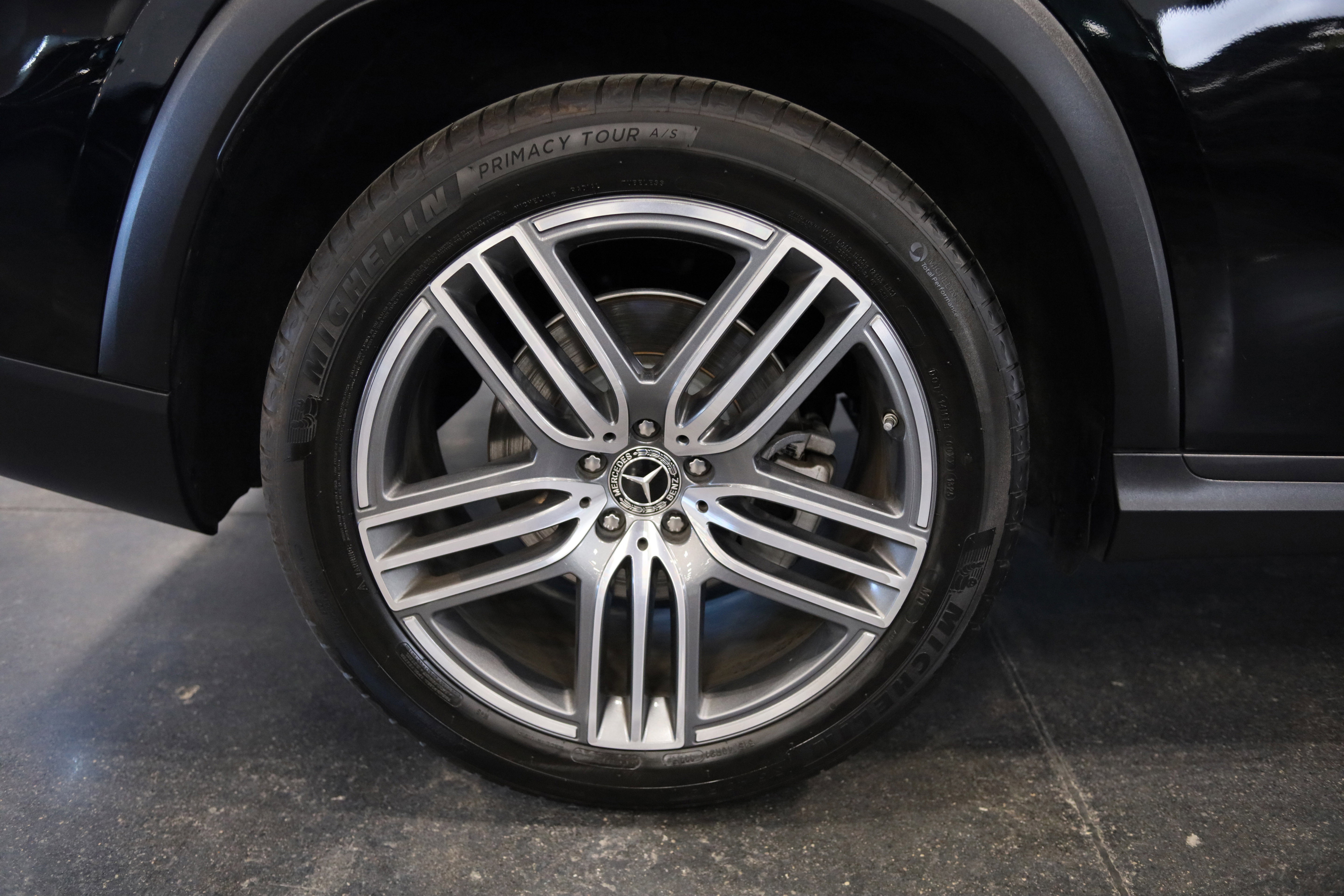 Used 2024 Mercedes-Benz GLS 450 4MATIC image 11