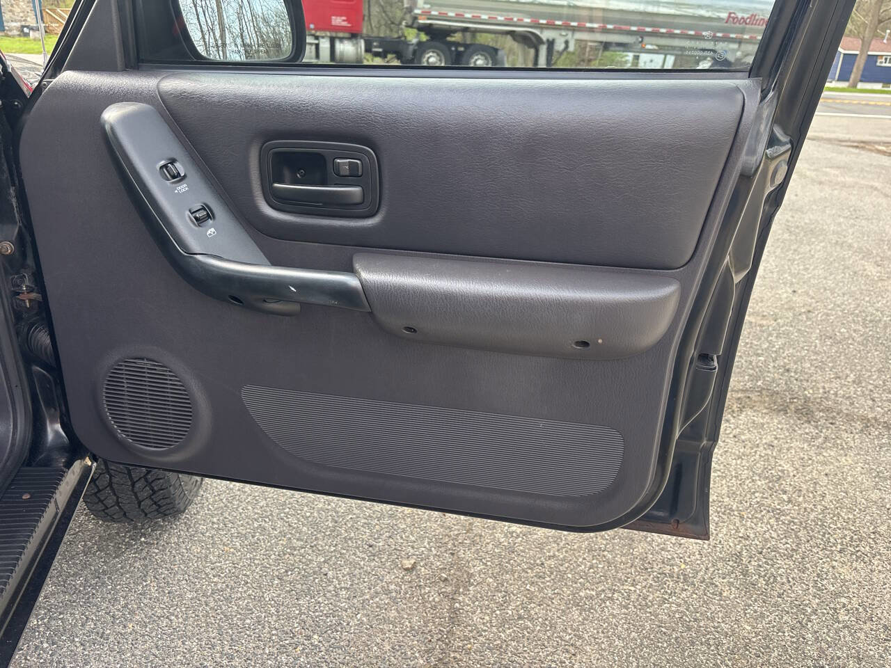 Used 2000 Jeep Cherokee Sport image 21