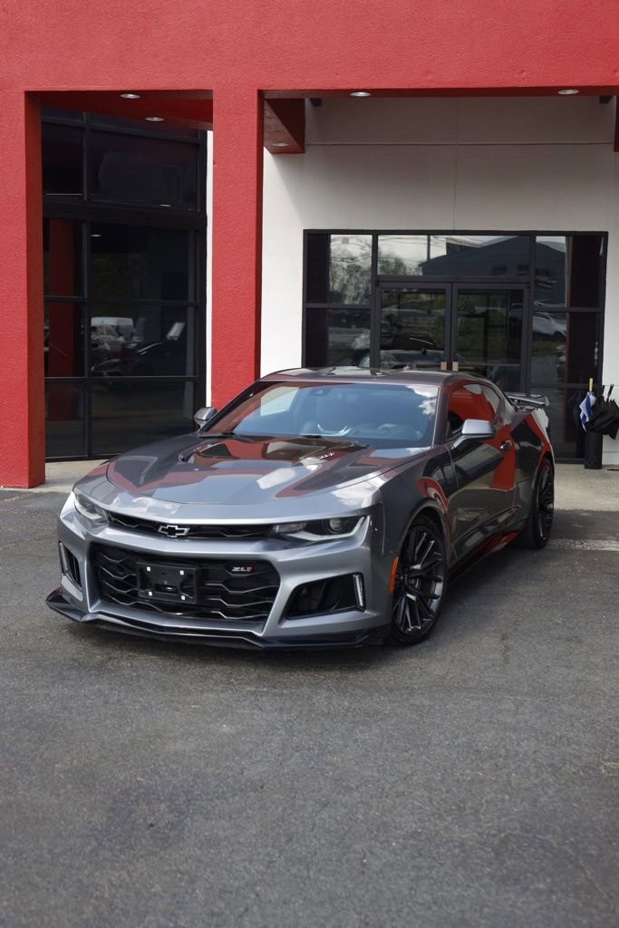 Used 2021 Chevrolet Camaro ZL1 RWD image 2