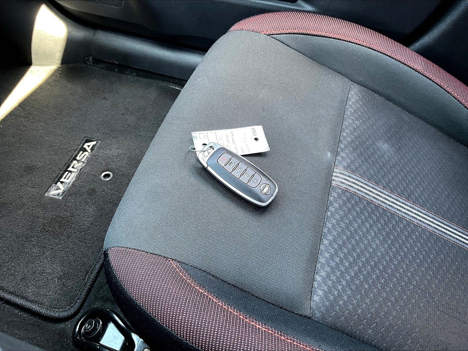 Used 2024 Nissan Versa SR FWD image 34