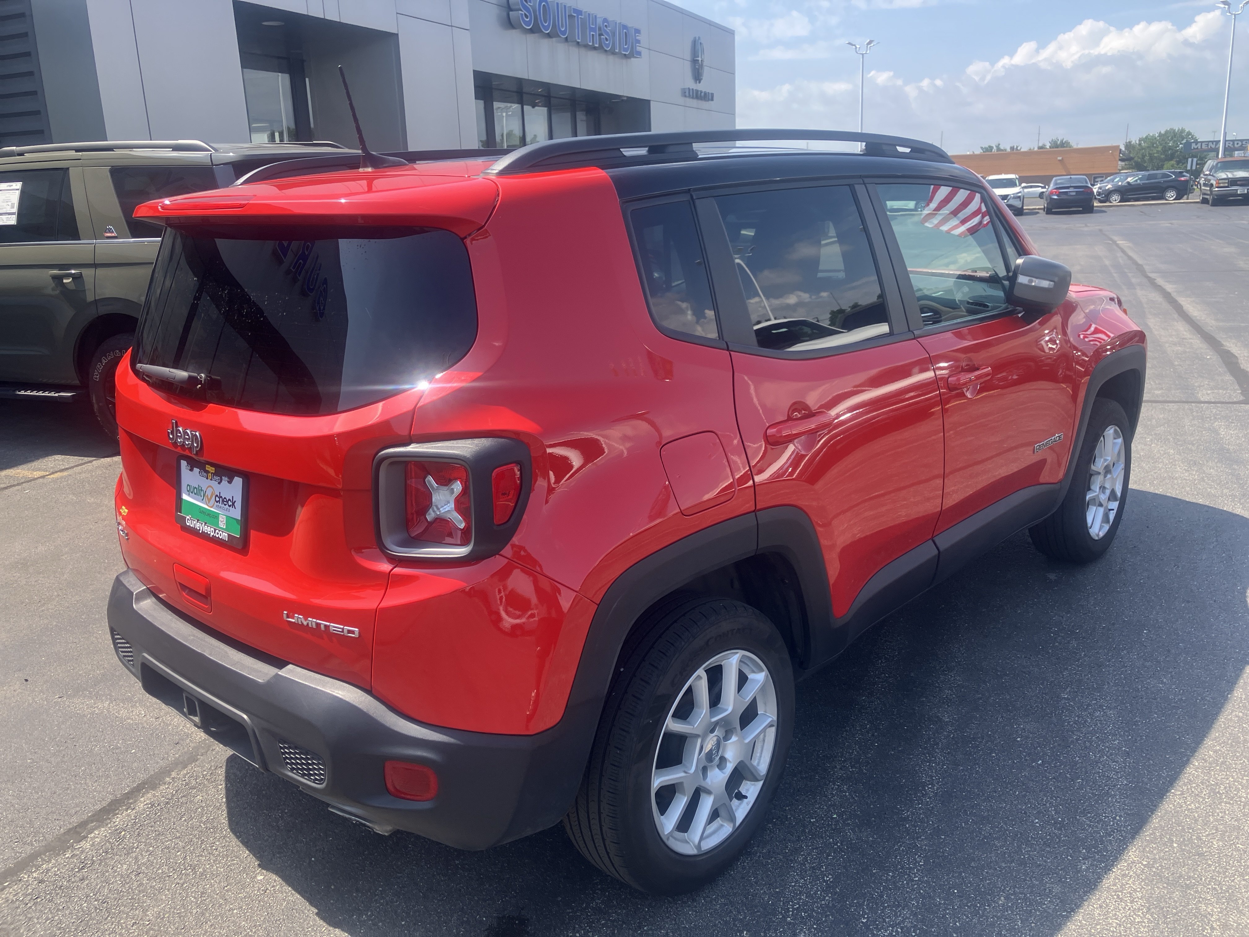Used 2021 Jeep Renegade Limited w/ Trailer Tow Group AWD/4WD image 7