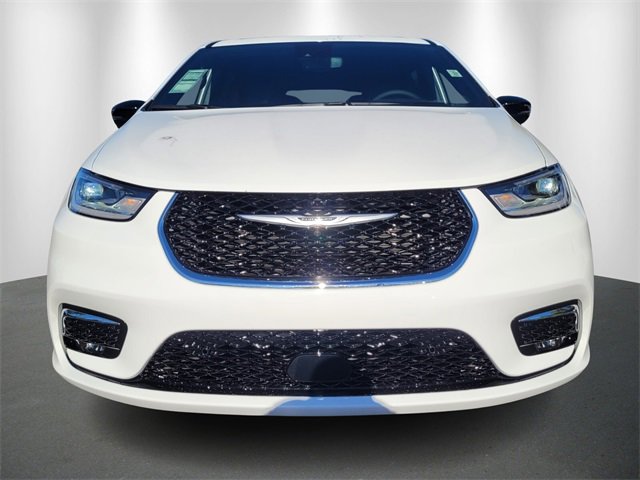 New 2026 Chrysler Pacifica Select image 2