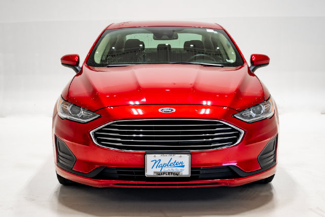 Used 2020 Ford Fusion SE FWD image 4