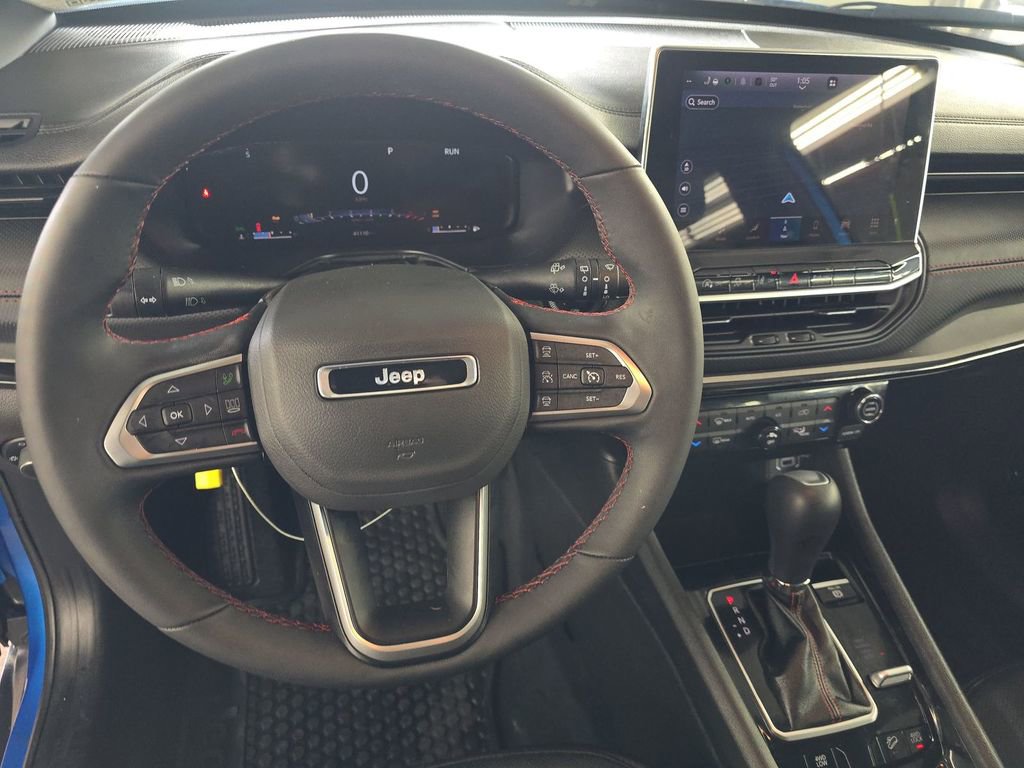 Used 2025 Jeep Compass Trailhawk w/ Trailhawk Elite Group image 7