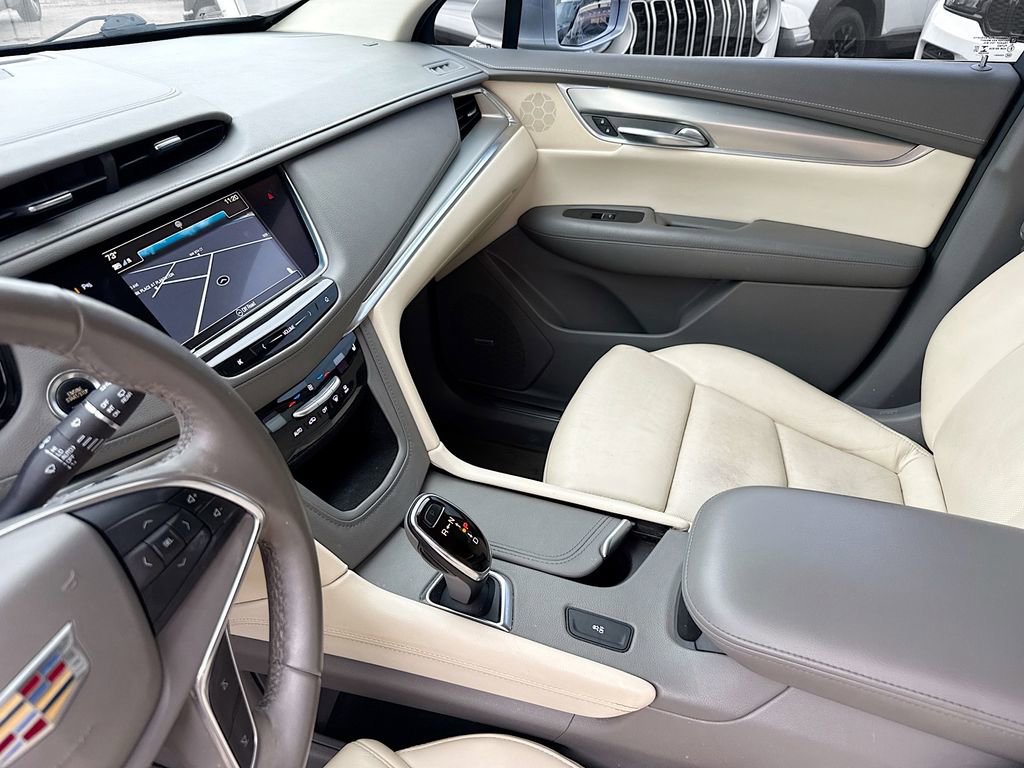 Used 2018 Cadillac XT5 Luxury w/ Driver Awareness Package image 26