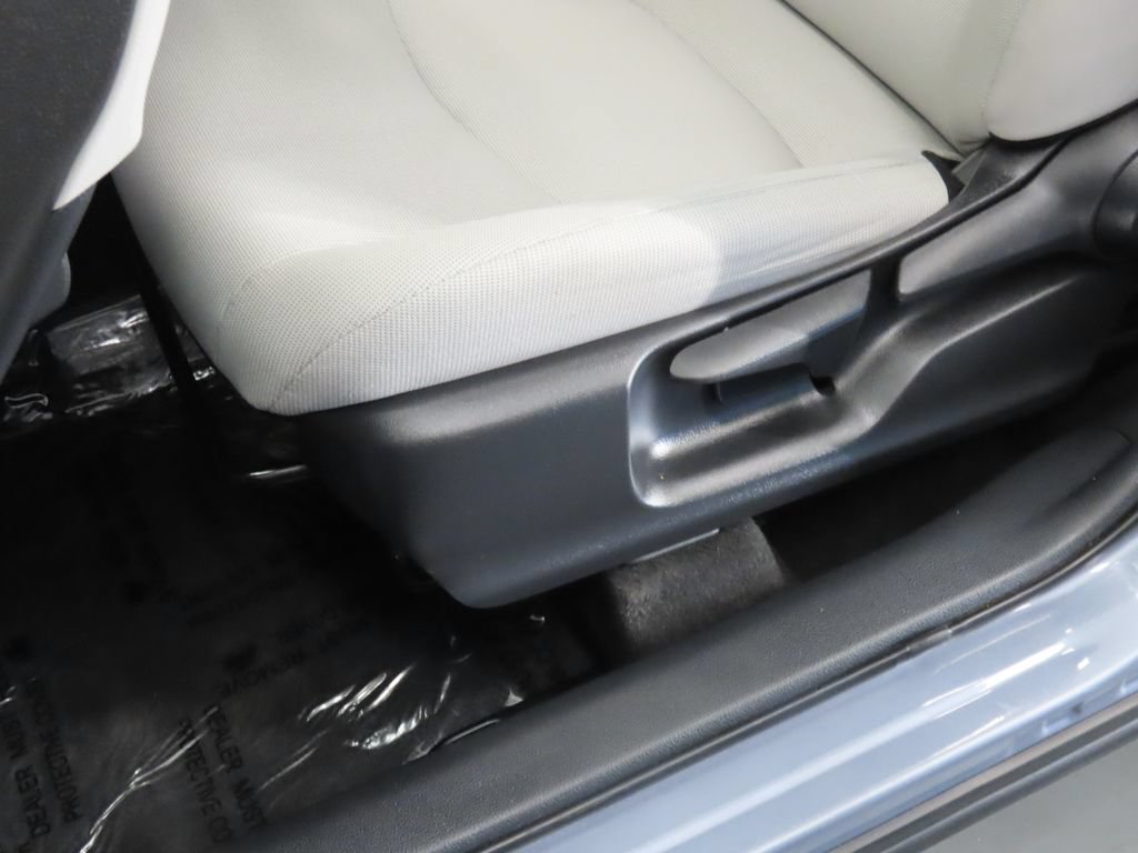 Used 2022 Toyota Corolla Cross LE AWD/4WD image 37