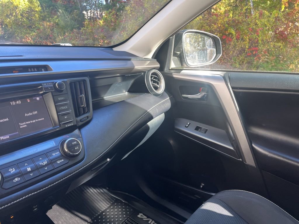 Used 2018 Toyota RAV4 XLE image 28