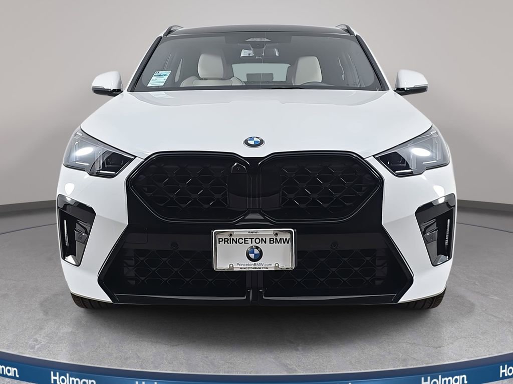 Used 2025 BMW X2 xDrive28i w/ Technology Package image 3