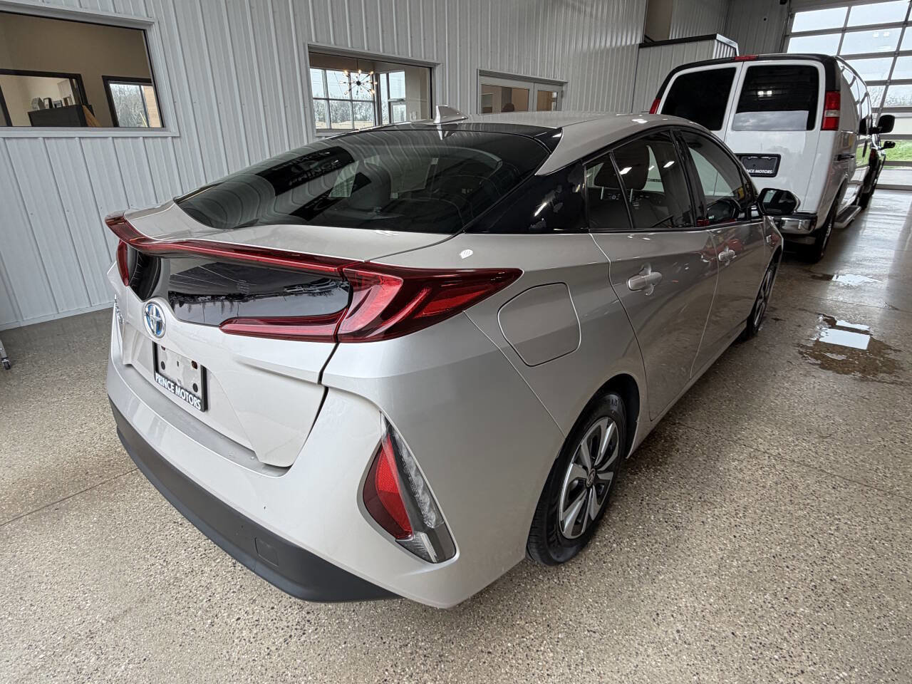 Used 2017 Toyota Prius Prime Plus image 9