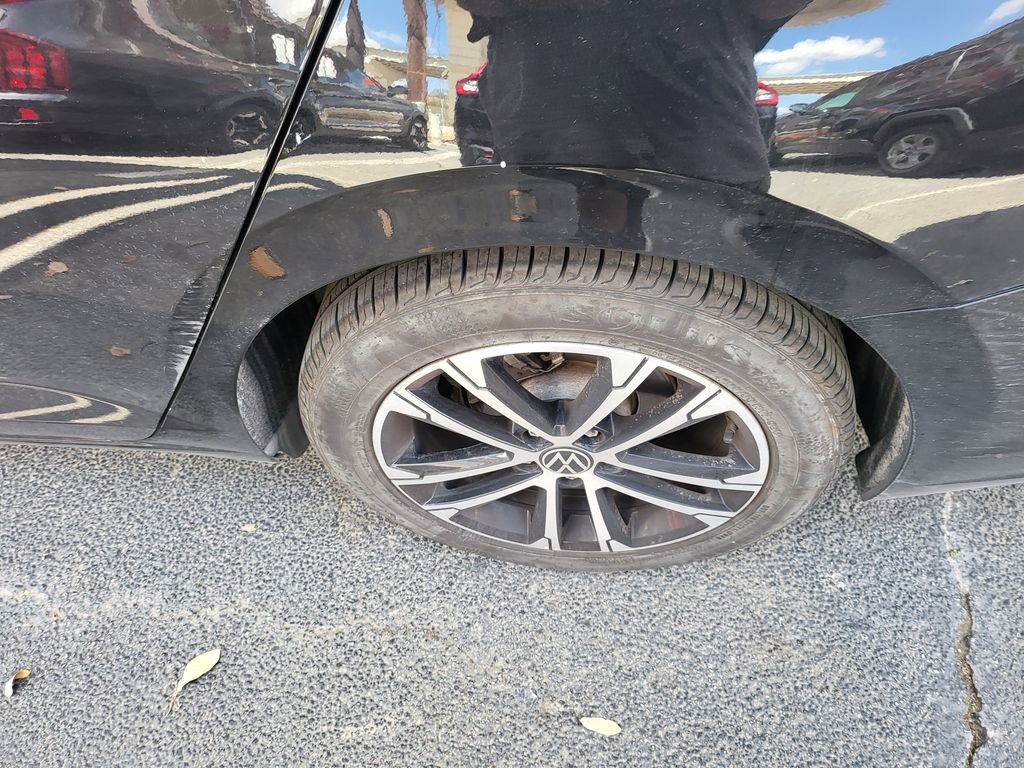 Used 2025 Volkswagen Jetta Sport FWD image 12