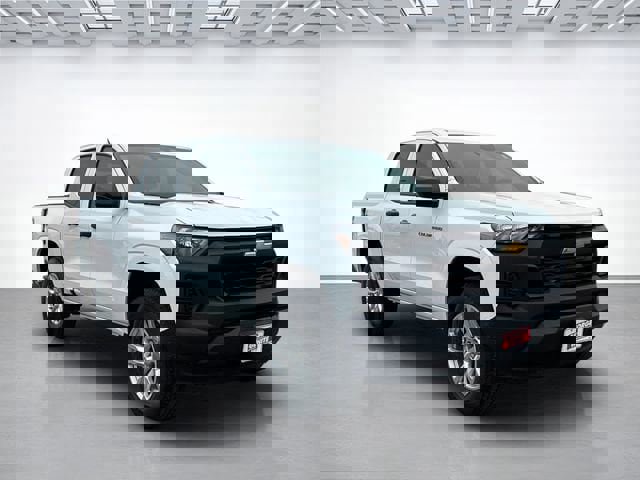 Used 2024 Chevrolet Colorado W/T w/ WT Convenience Package II AWD/4WD image 2