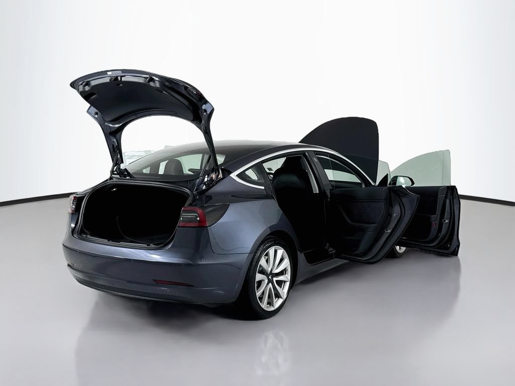 Used 2018 Tesla Model 3 Mid Range RWD image 31