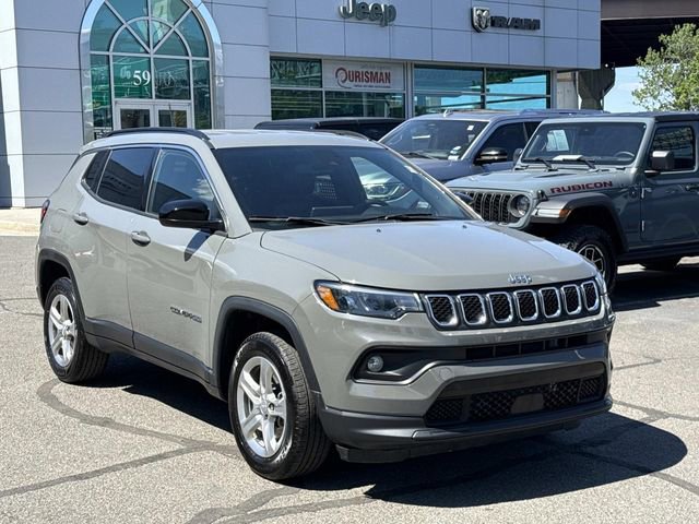 Used 2023 Jeep Compass Latitude AWD/4WD image 1