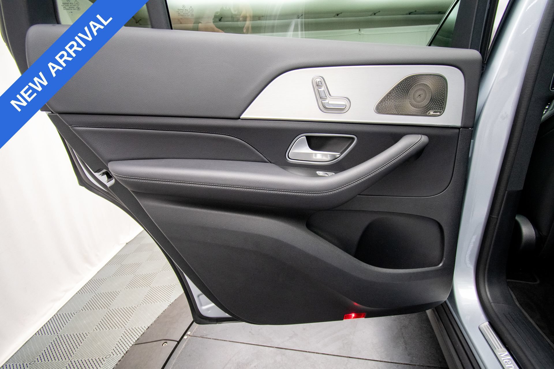 Used 2025 Mercedes-Benz GLS 450 4MATIC image 21