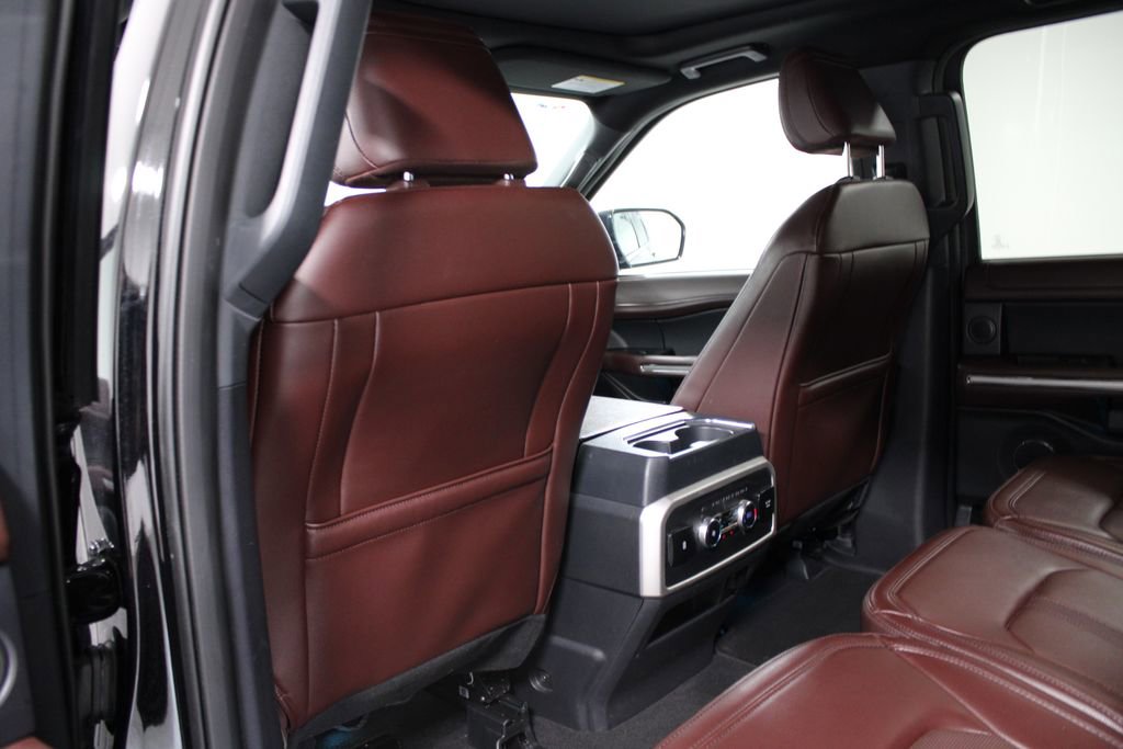 Used 2024 Ford Expedition Limited image 27