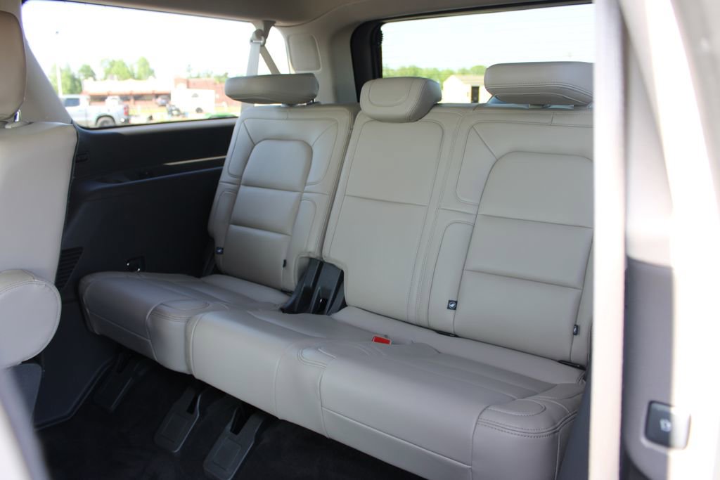 Used 2024 Lincoln Navigator L Reserve AWD/4WD image 28