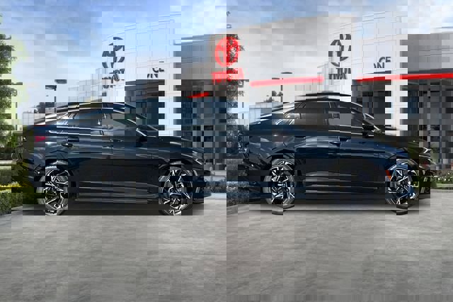 Used 2025 Kia K5 GT-Line w/ GT-Line Premium Package image 3