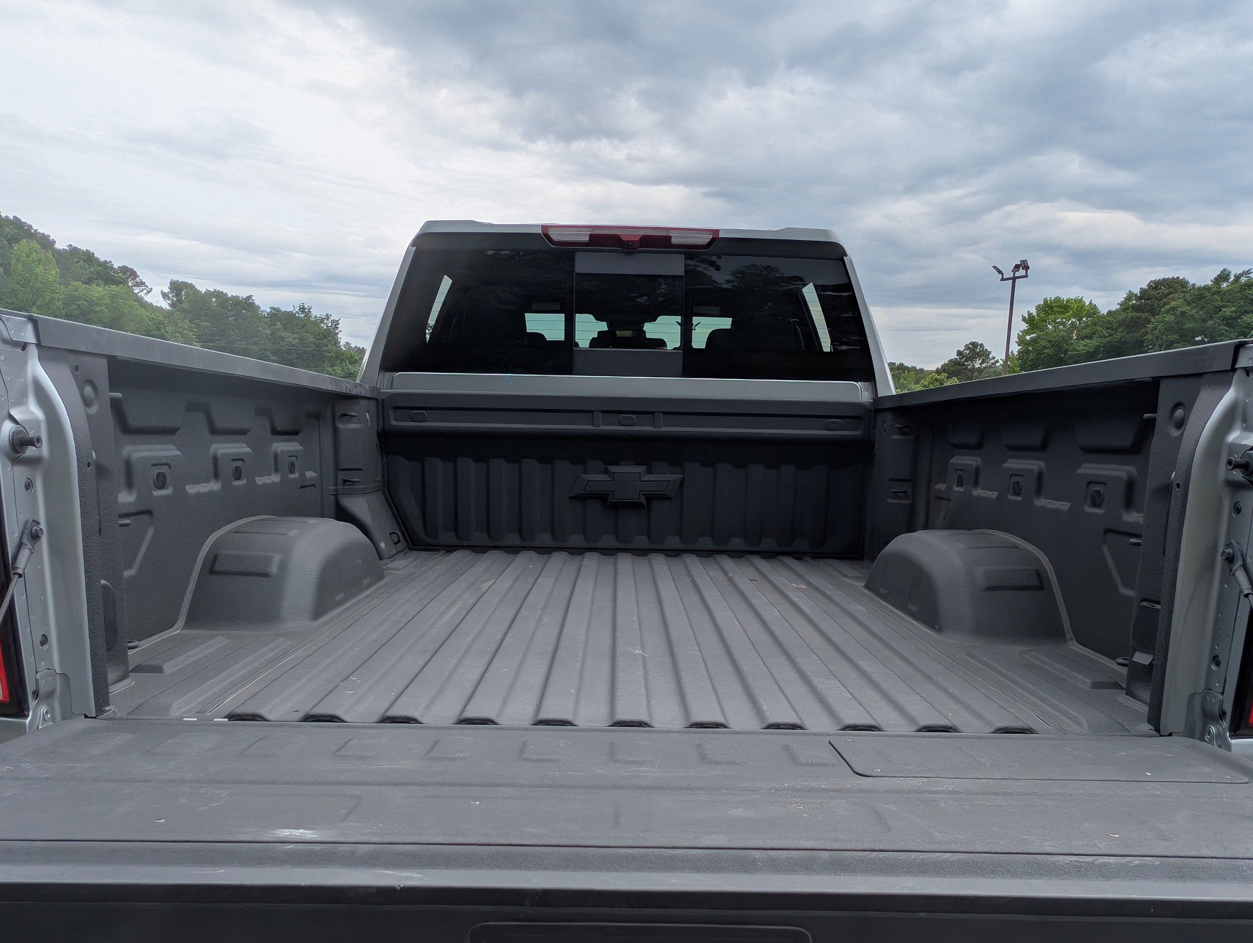 Used 2025 Chevrolet Silverado 2500 ZR2 w/ LPO, Dark Essentials Package AWD/4WD image 18