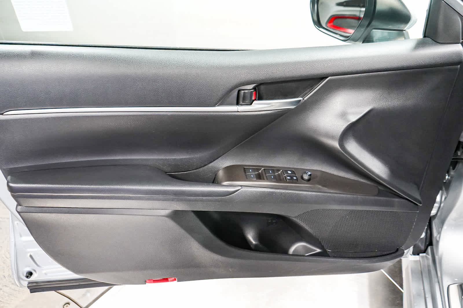 Used 2023 Toyota Camry SE w/ Protection Package (Q2) (TMS) FWD image 24