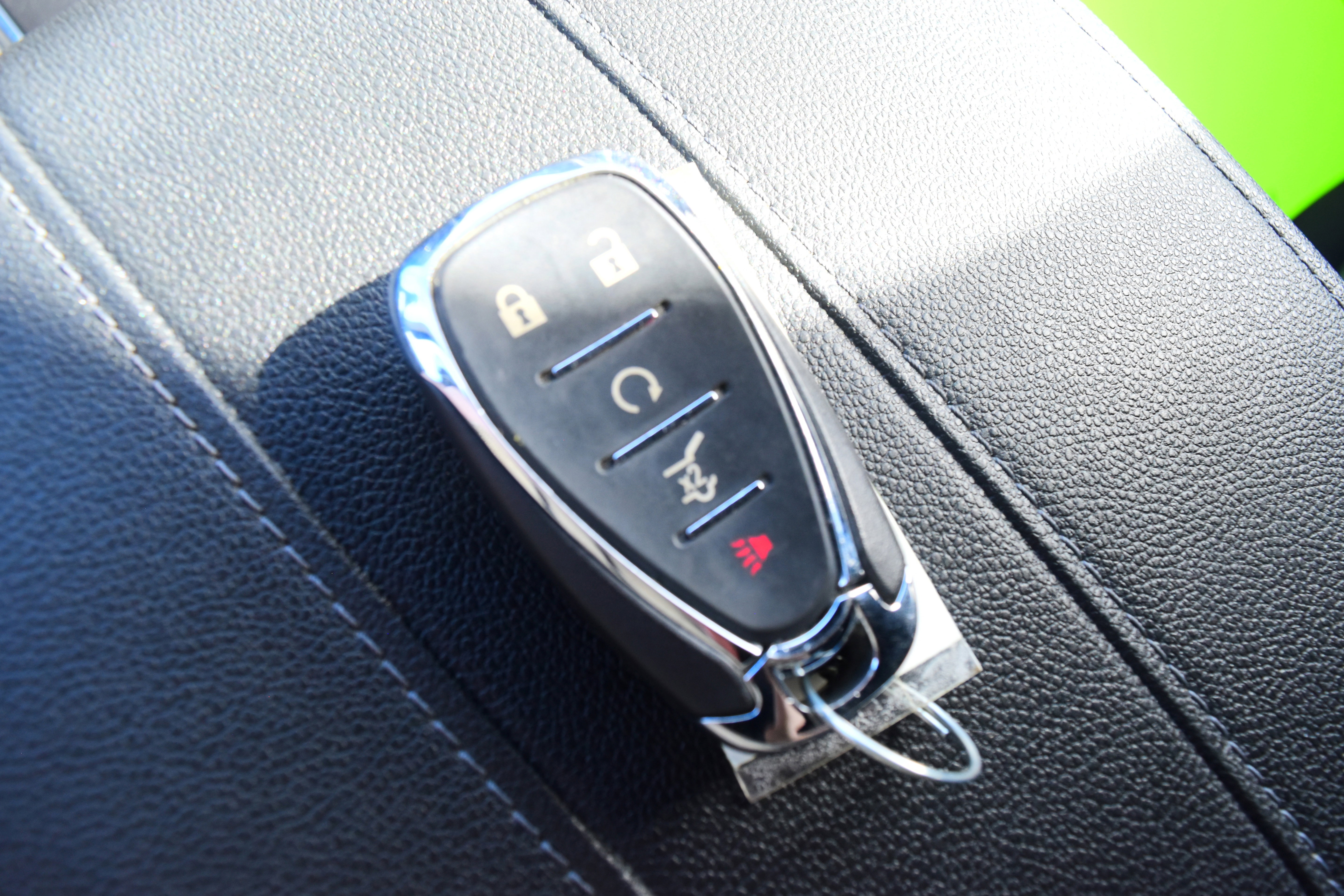 Used 2023 Chevrolet Traverse LT w/ Rear Camera Mirror Package image 33