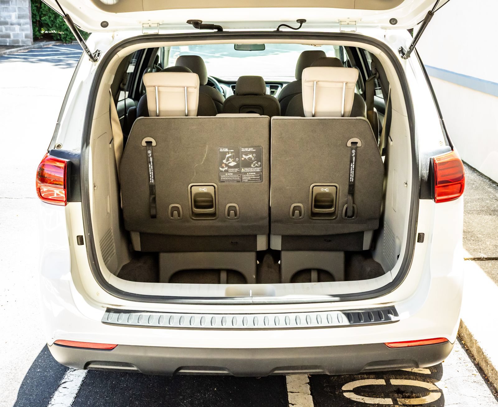Used 2020 Kia Sedona LX FWD image 20