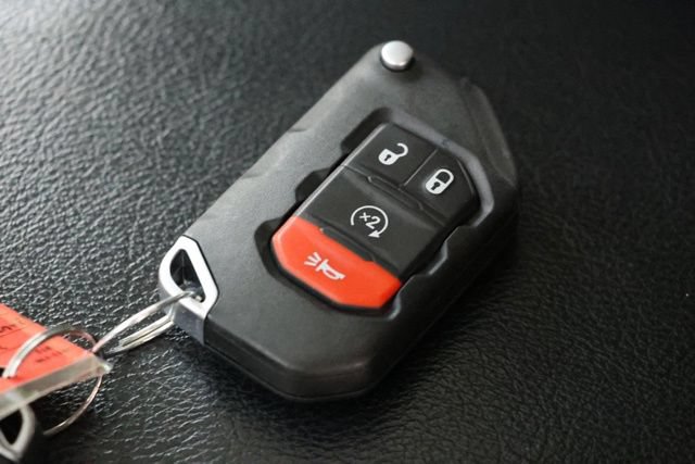 Used 2024 Jeep Wrangler Unlimited AWD/4WD image 37