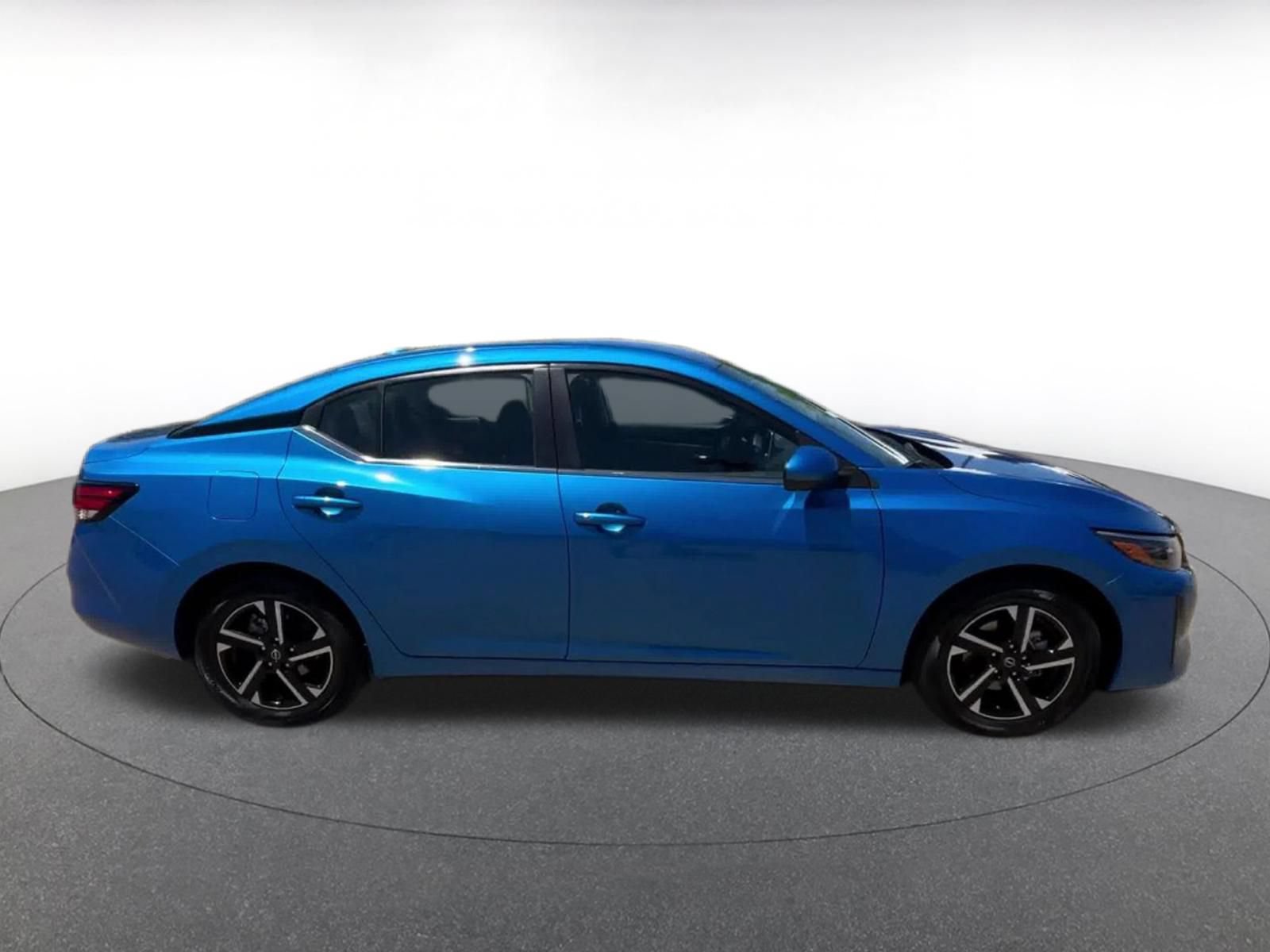Used 2025 Nissan Sentra SV FWD image 16
